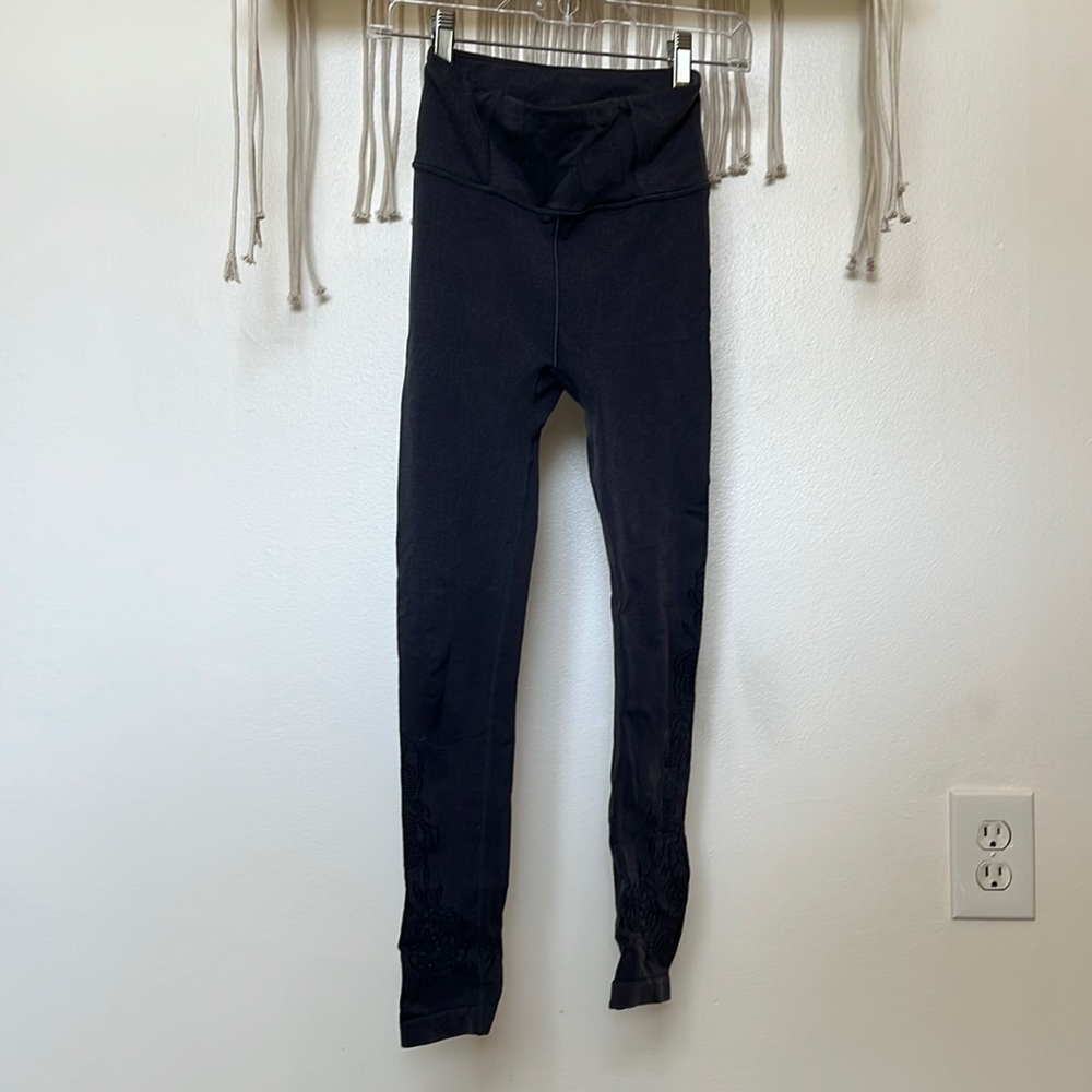 Very high quality pants brand new looking nothing wrong with them